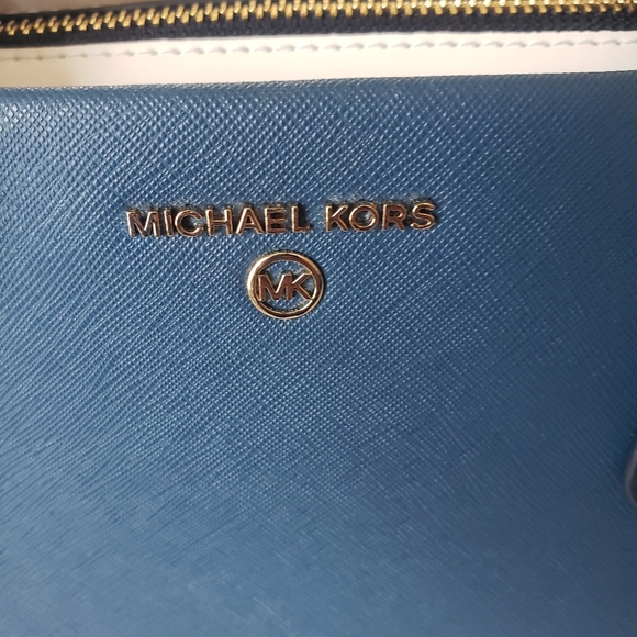 Michael Kors Blue Handbag - Picture 3 of 14
